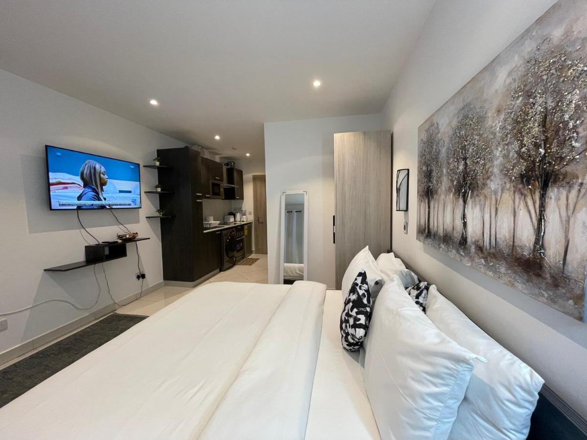 The Lennox Luxury Suites & Apartments Acra Exterior foto