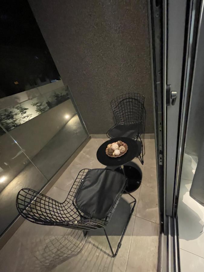 The Lennox Luxury Suites & Apartments Acra Exterior foto