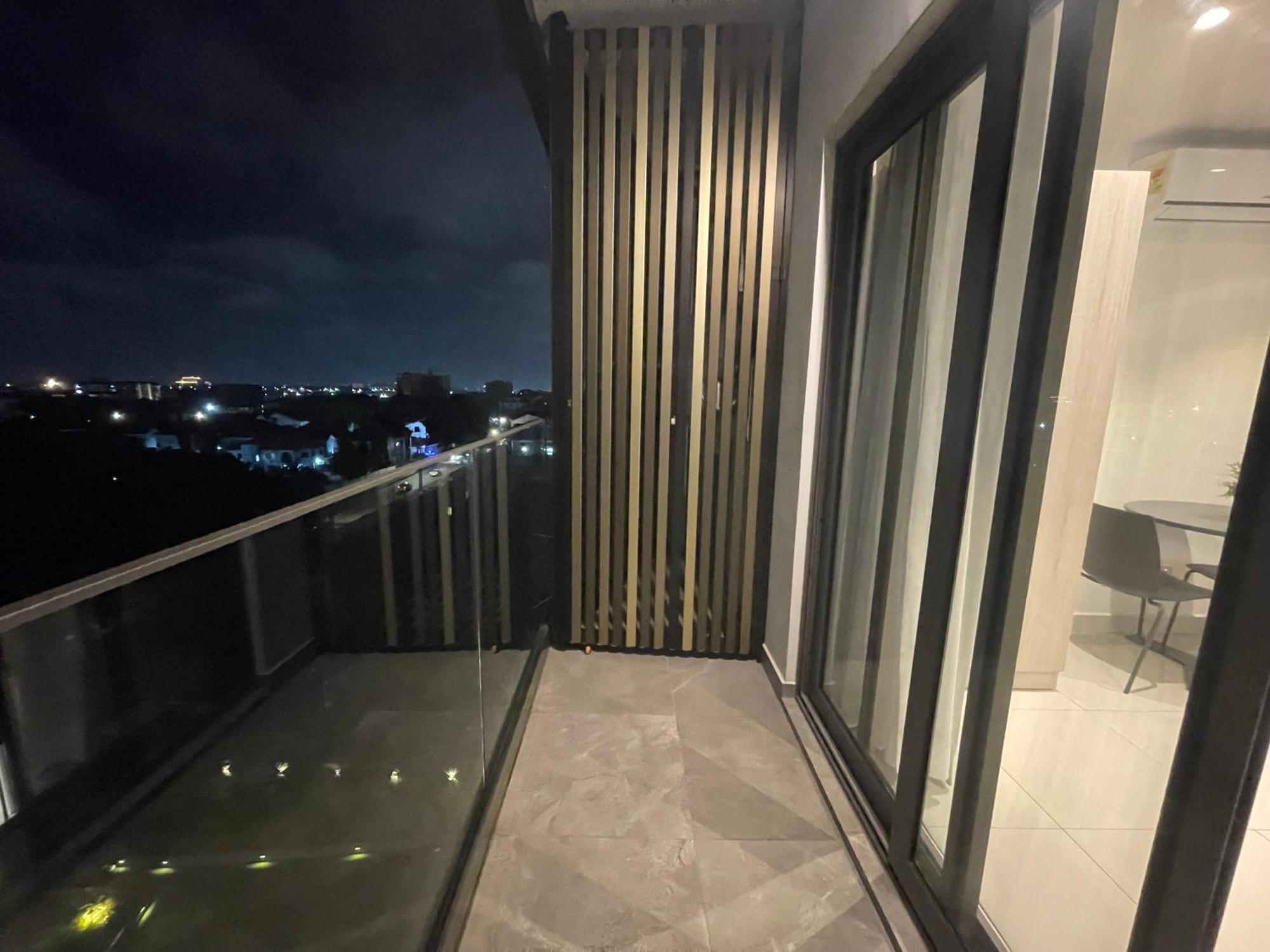 The Lennox Luxury Suites & Apartments Acra Exterior foto